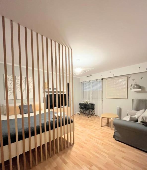 La Cabane, Entierement Renove Decoration Soignee Венсен Экстерьер фото
